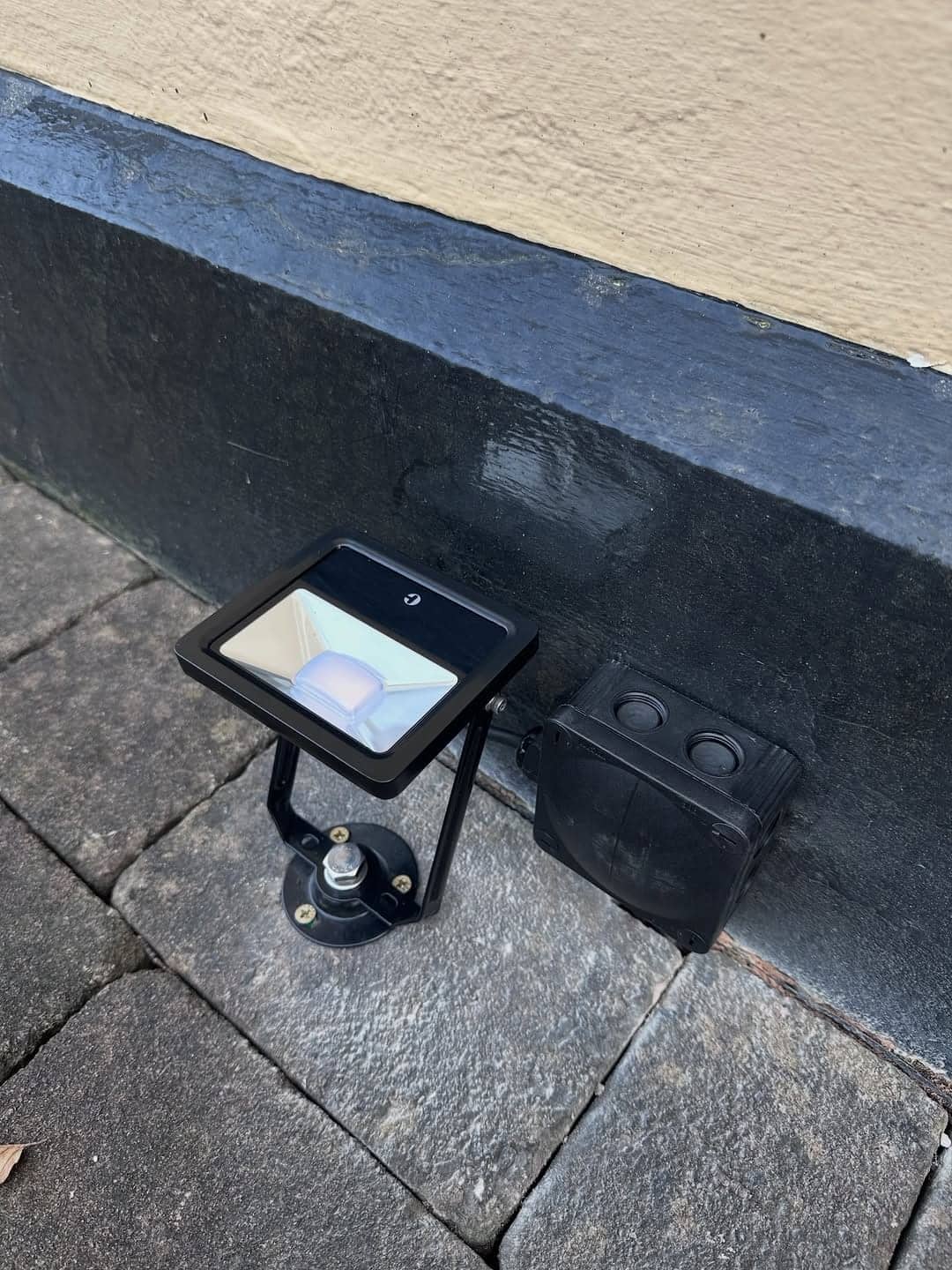 Cowbridge external lighting with hidden cabling